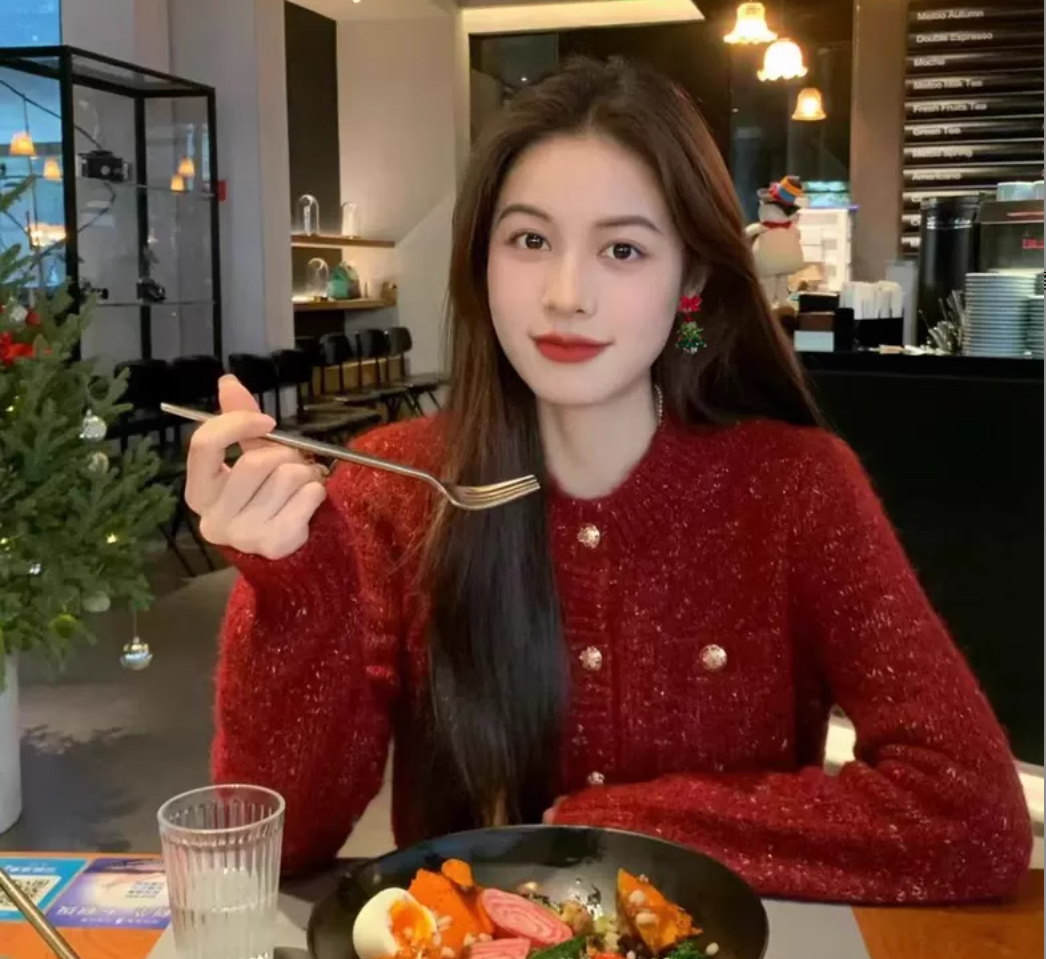 ✨ Christmas Tree Earrings - Sparkle Bright This Holiday Season